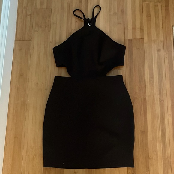 Dresses & Skirts - FOREVER 21 Black dress size small.